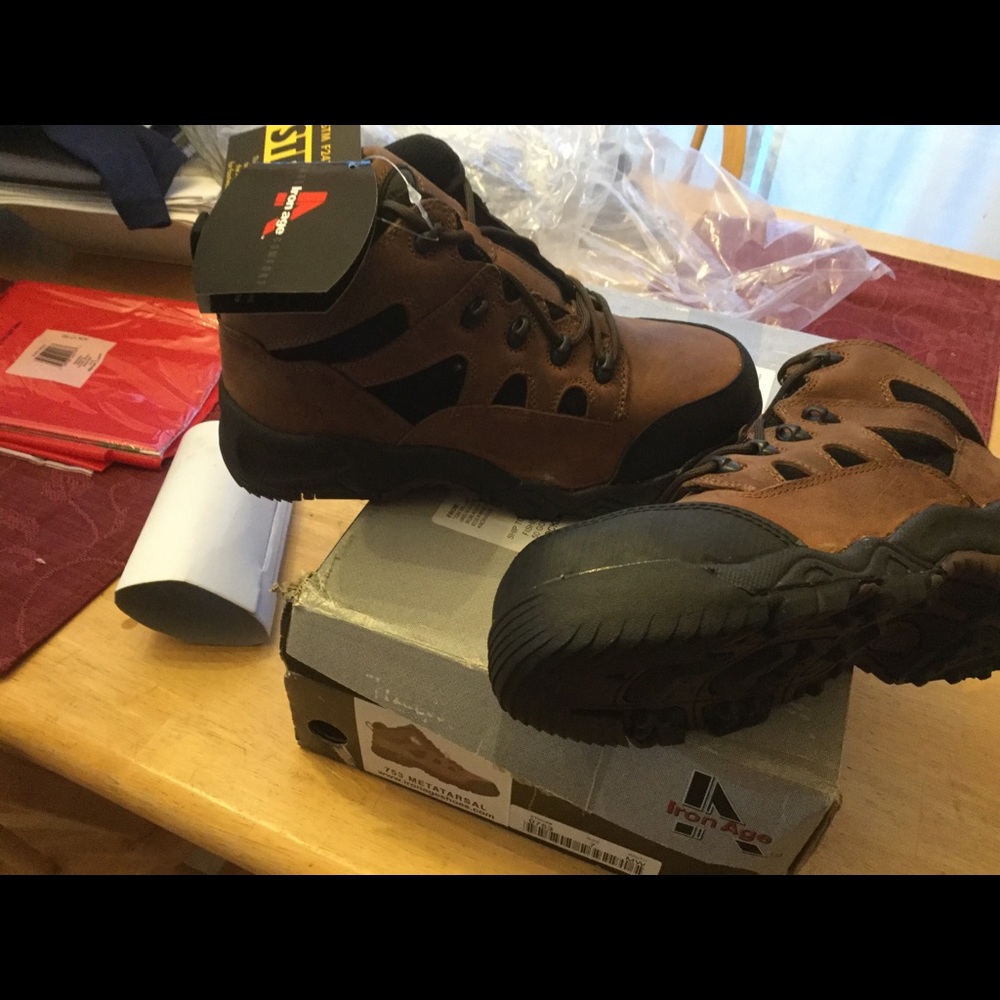 Steele toe metatarsal boots